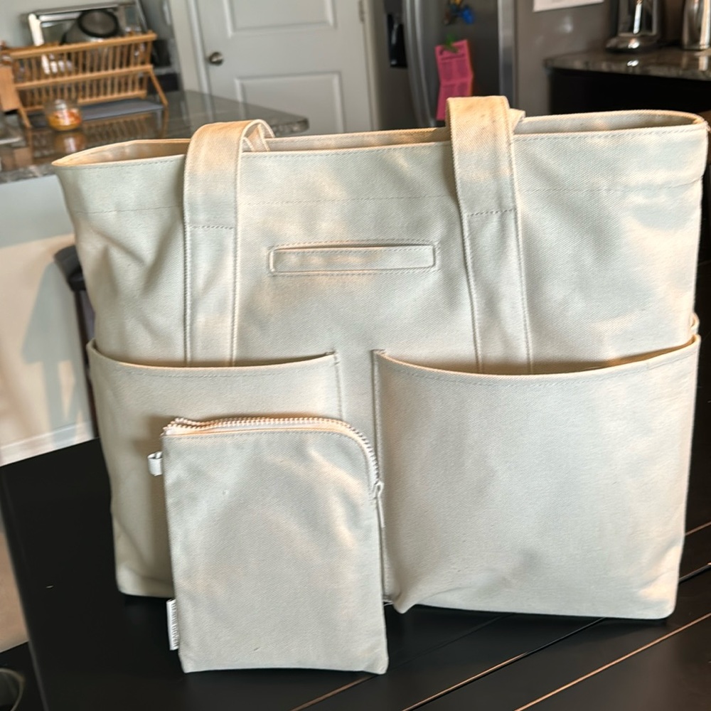 Dagne Dover large vida tote.  Made of organic cotton.
